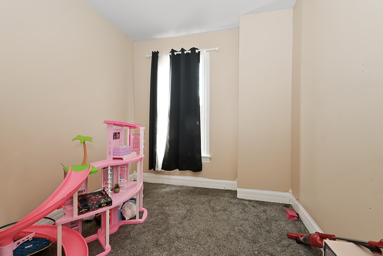 6706 S Parnell Avenue Property Photo 9