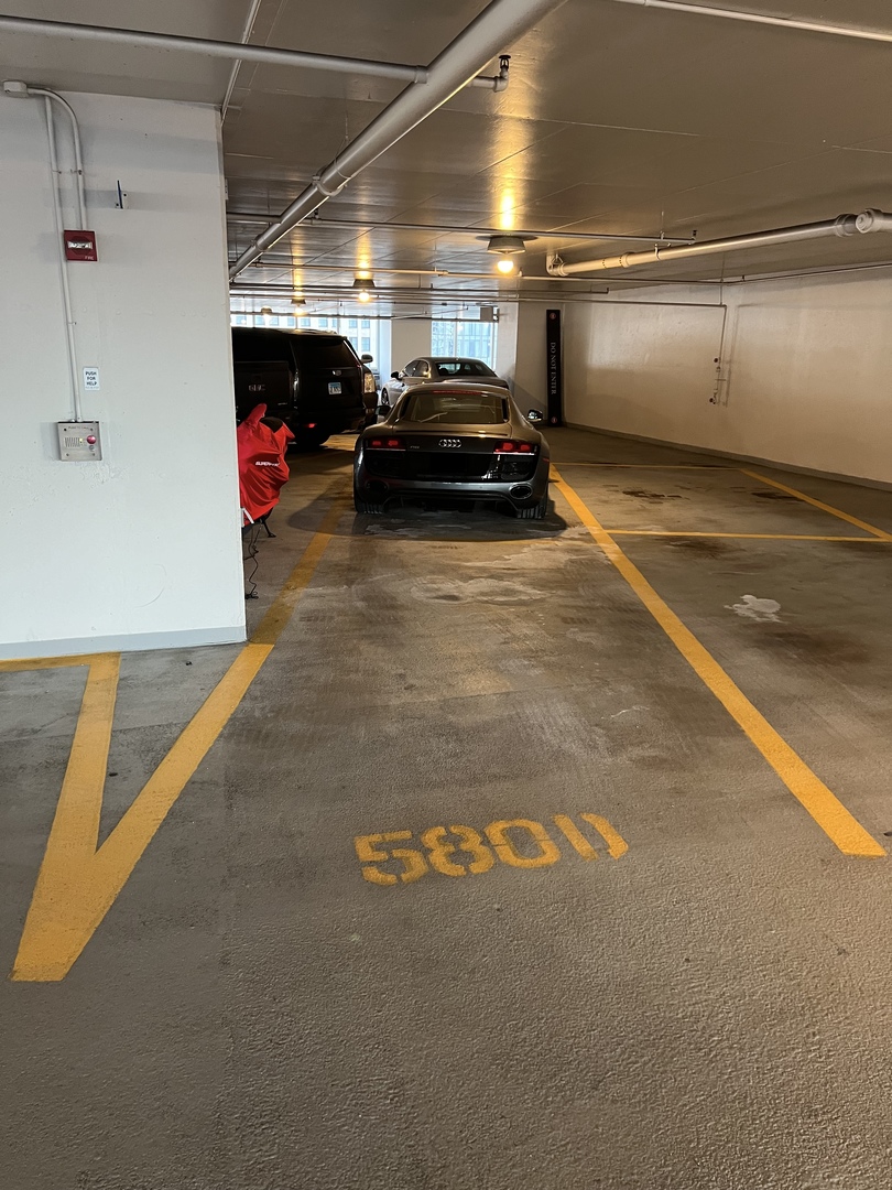 401 N Wabash Ave Property Photo 1
