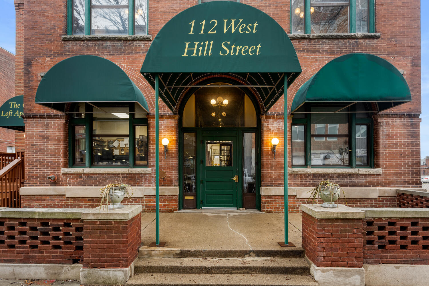 112 W Hill Street Property Photo 1