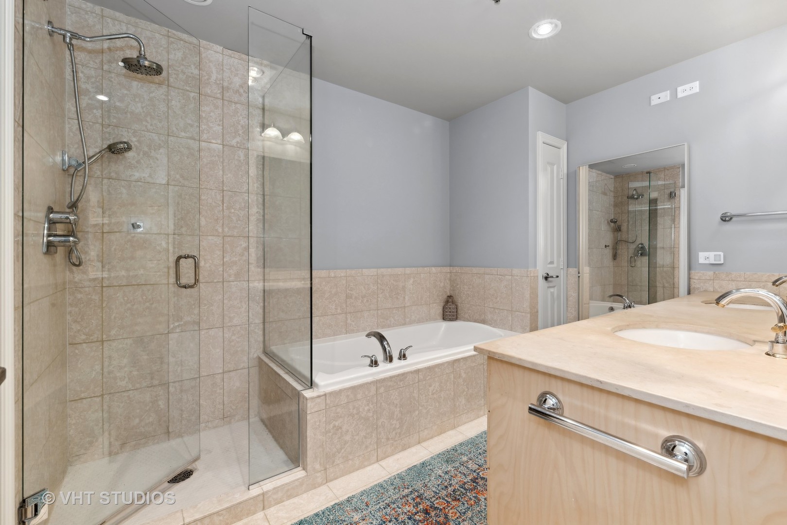 55 E Erie Street 1804 Property Photo 9