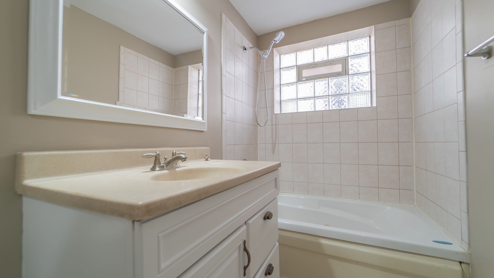2336 Union Street 4 Property Photo 9