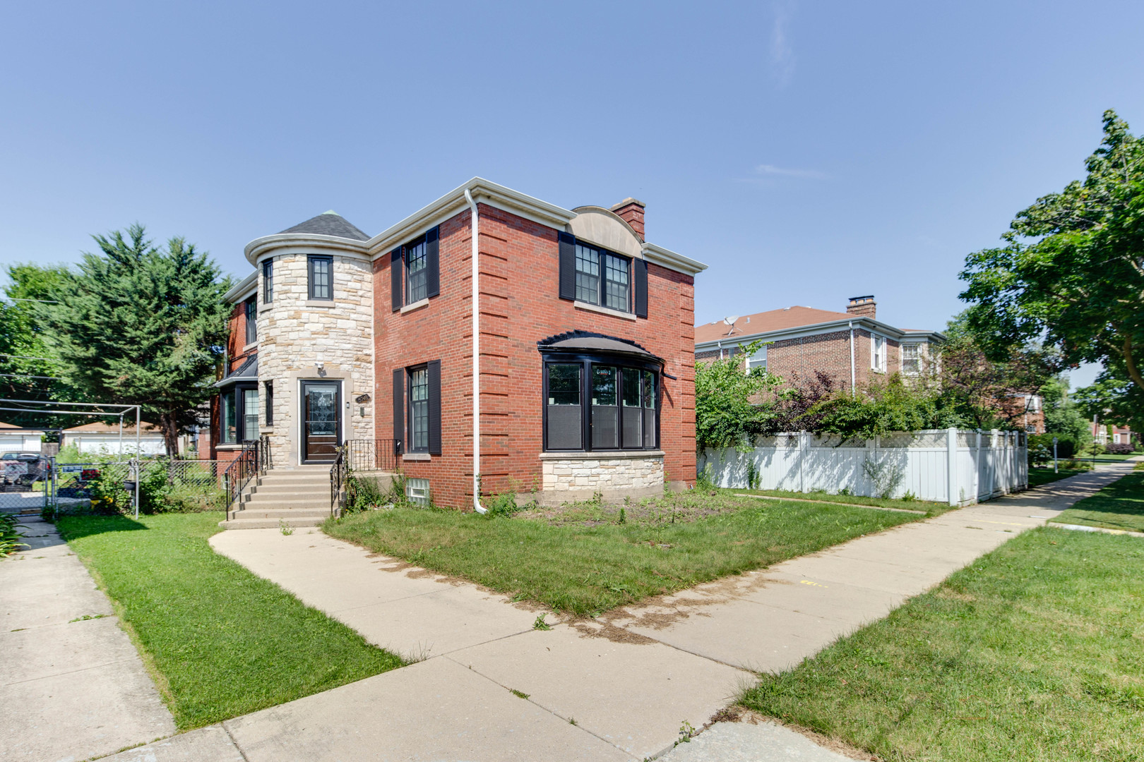 5748 N Saint Louis Avenue Property Photo