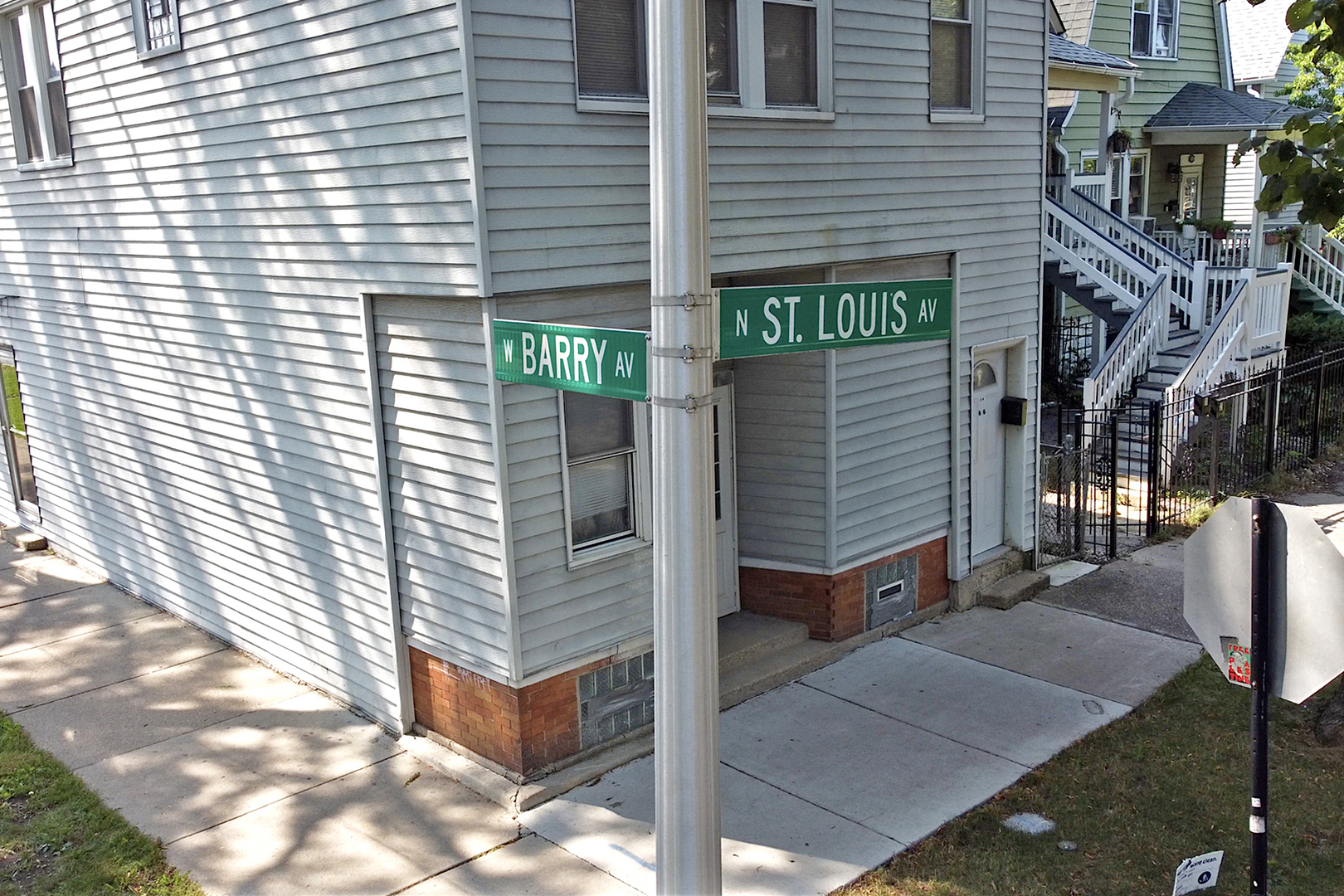 3100 N St Louis Ave Property Photo 2