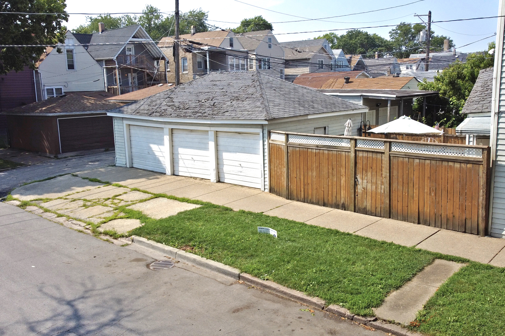 3100 N St Louis Ave Property Photo 3