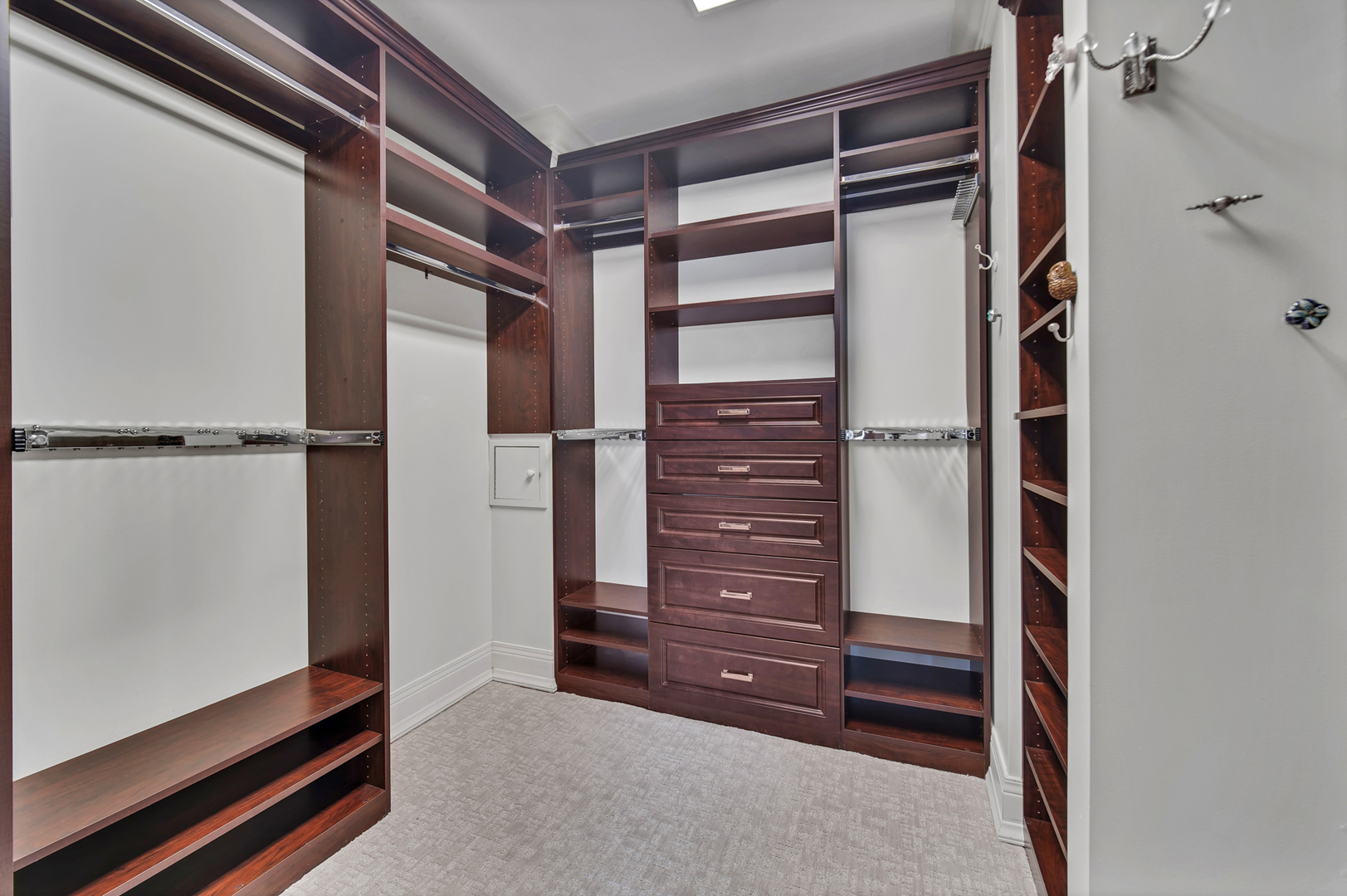 1210 Country Club Drive Property Photo 18