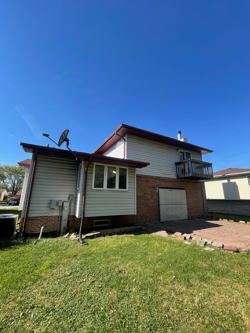 17617 Central Park Avenue Property Photo 4