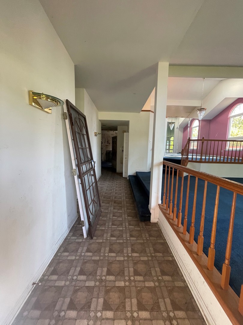 17617 Central Park Avenue Property Photo 6