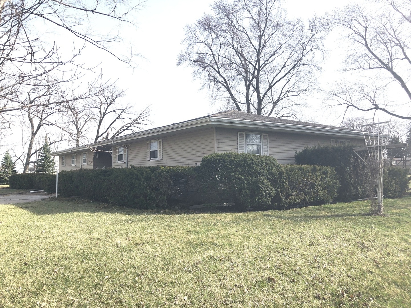 607 N Main Street Property Photo 2