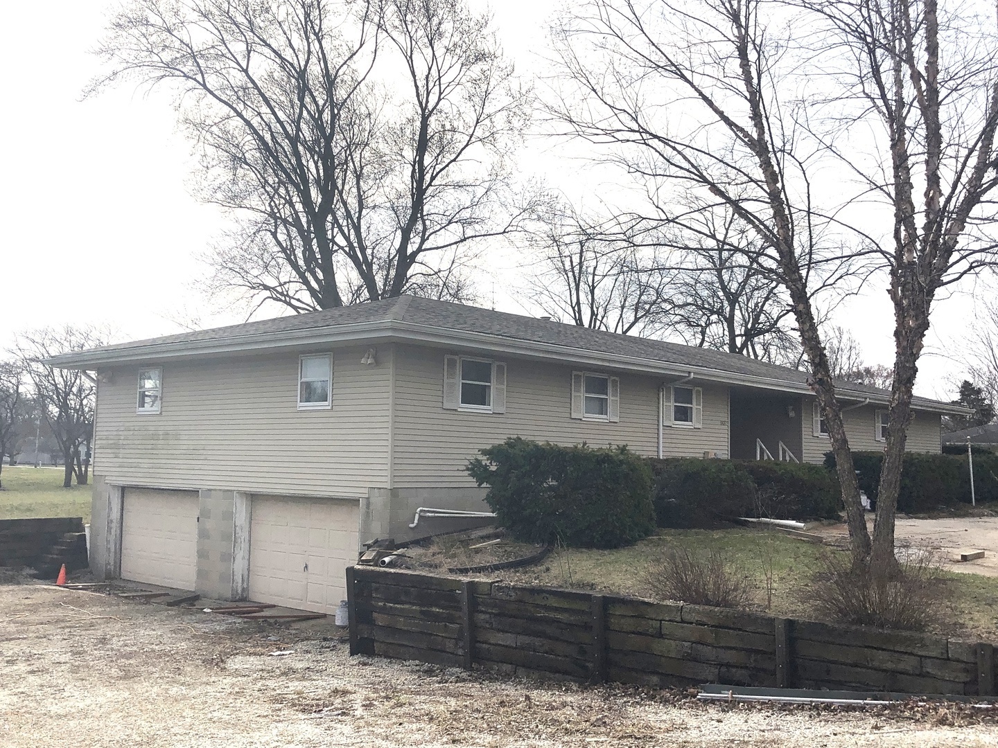 607 N Main Street Property Photo 4