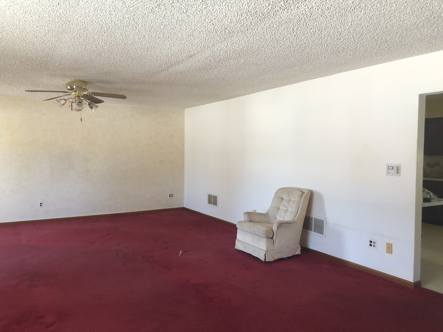 607 N Main Street Property Photo 13