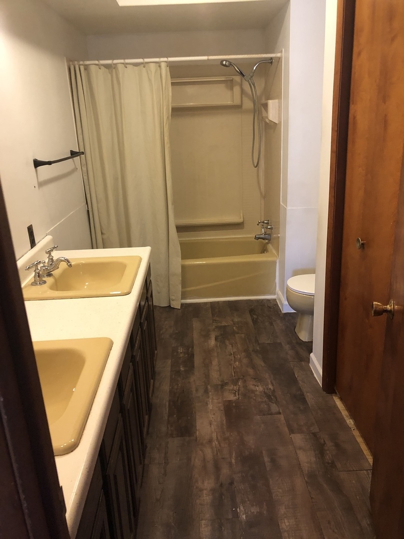 607 N Main Street Property Photo 26
