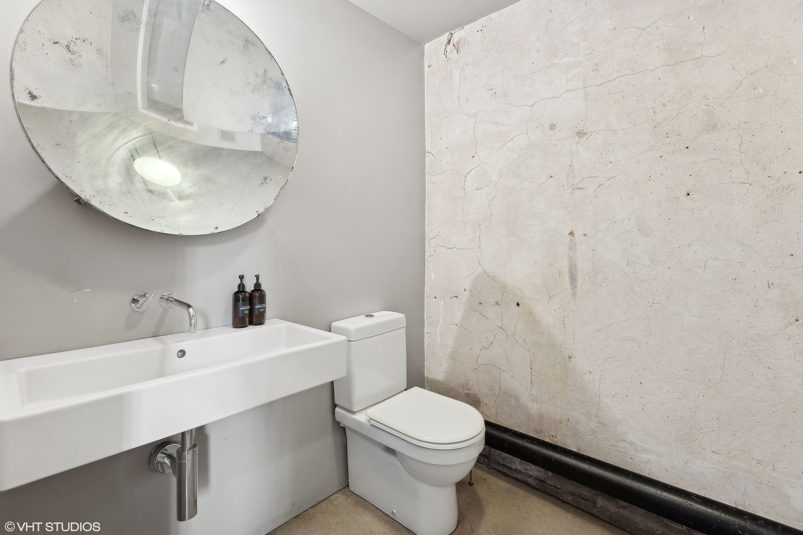1682 N Ada St Property Photo 18