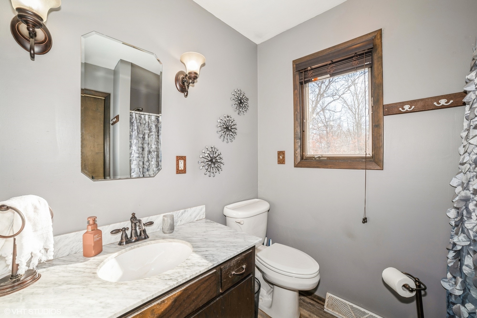 141 E 757 Property Photo 17