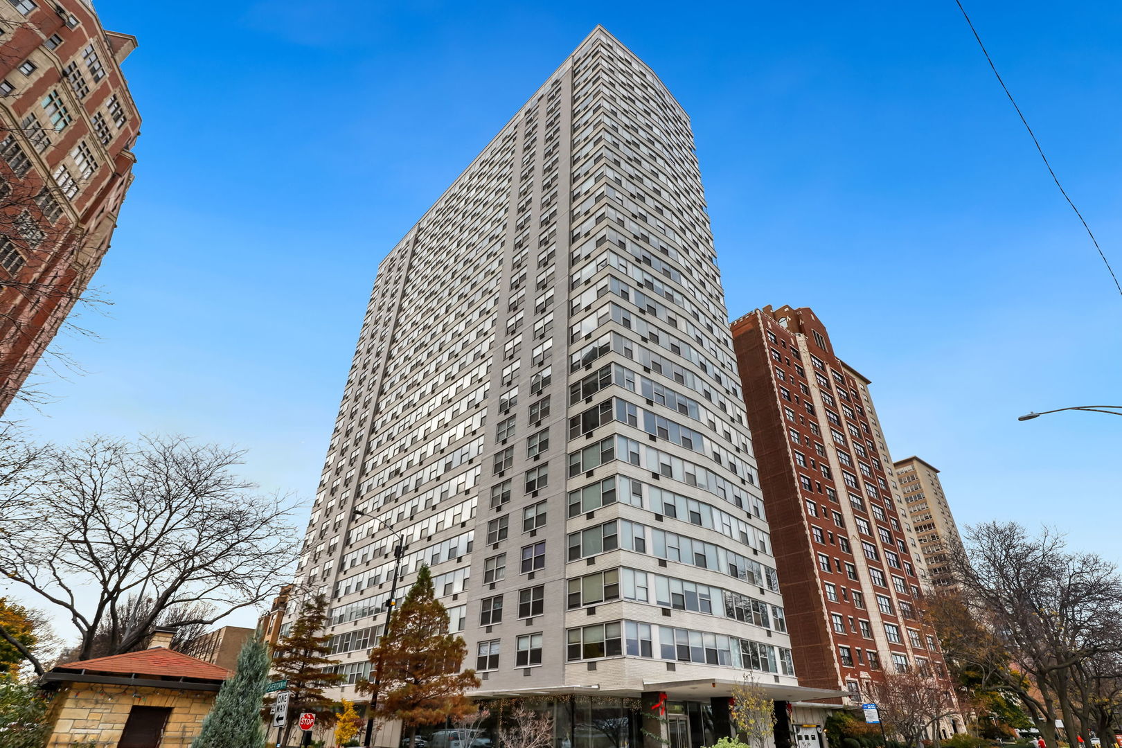 3900 N Lake Shore Drive 4a Property Photo 1