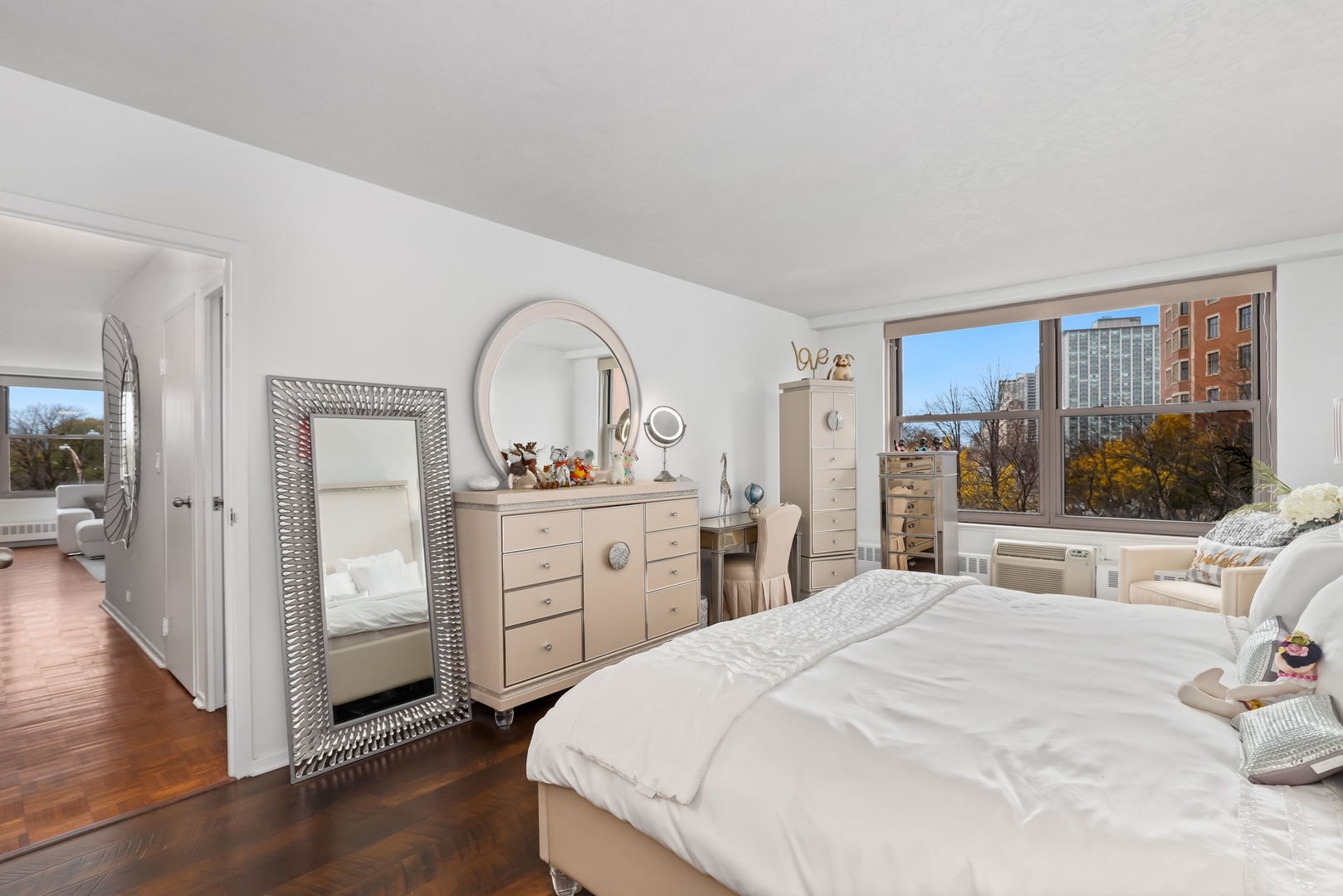 3900 N Lake Shore Drive 4a Property Photo 7