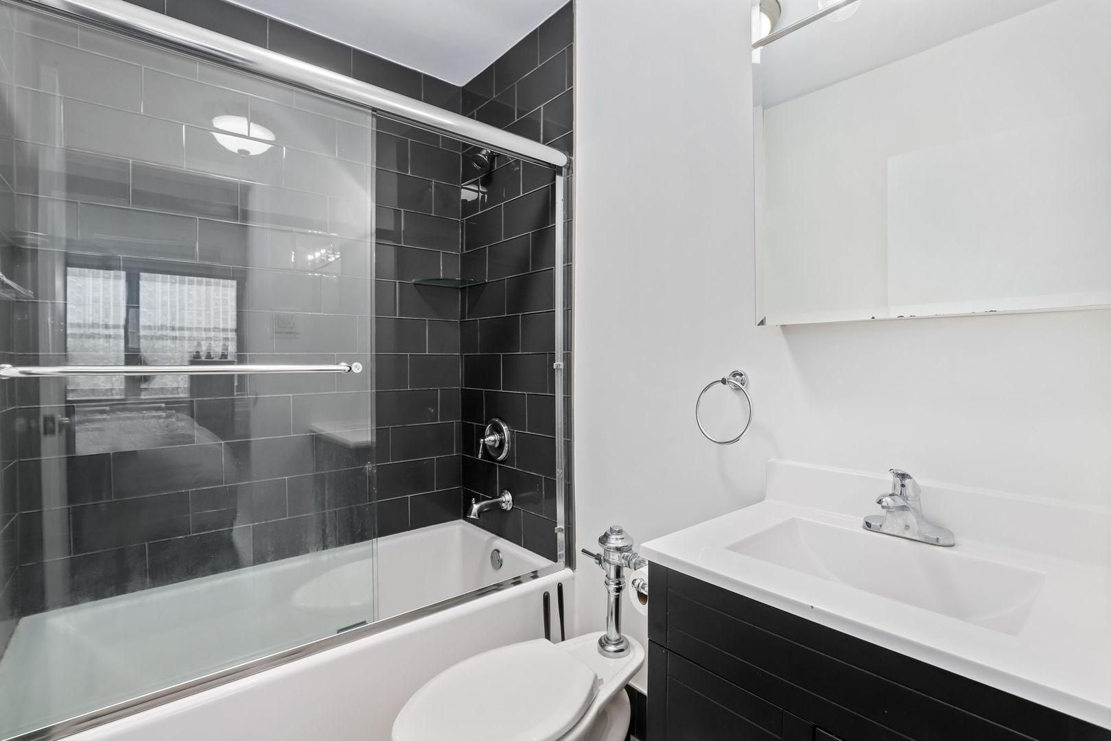 3900 N Lake Shore Drive 4a Property Photo 8