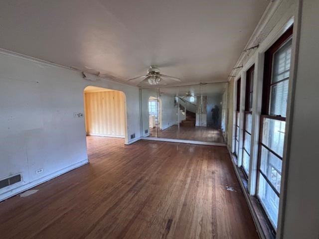 10606 S Vernon Avenue Property Photo 6