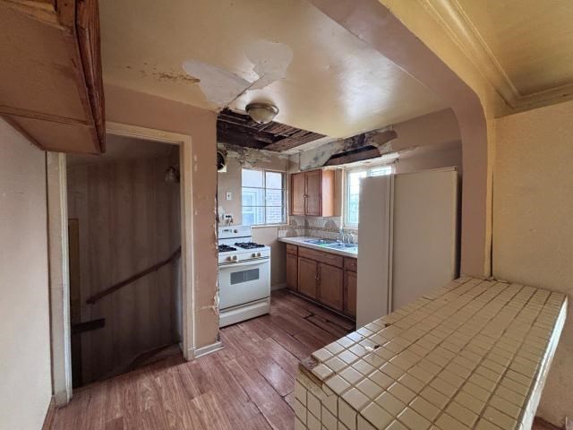 10606 S Vernon Avenue Property Photo 9