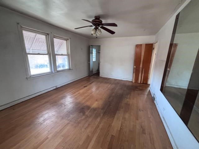 10606 S Vernon Avenue Property Photo 11