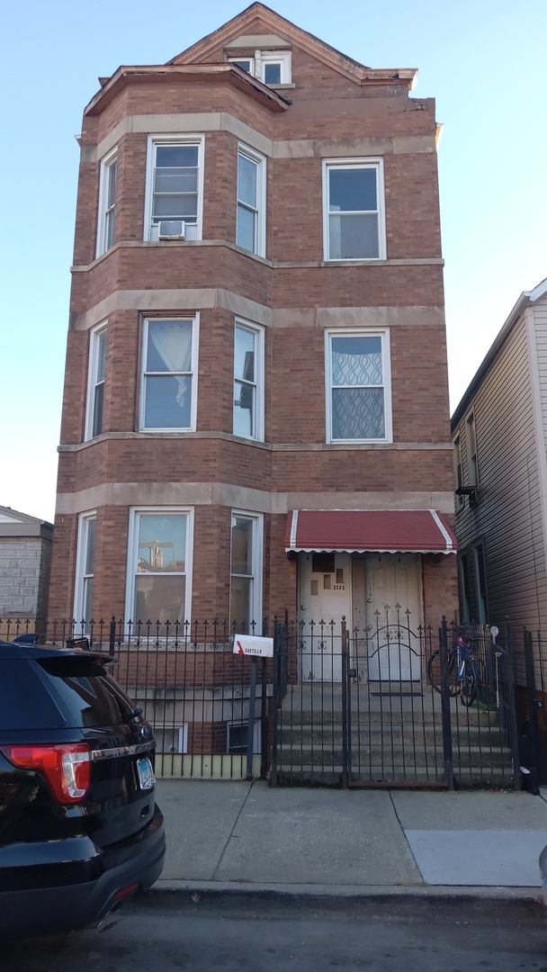 2335 W 21st St Property Photo 1