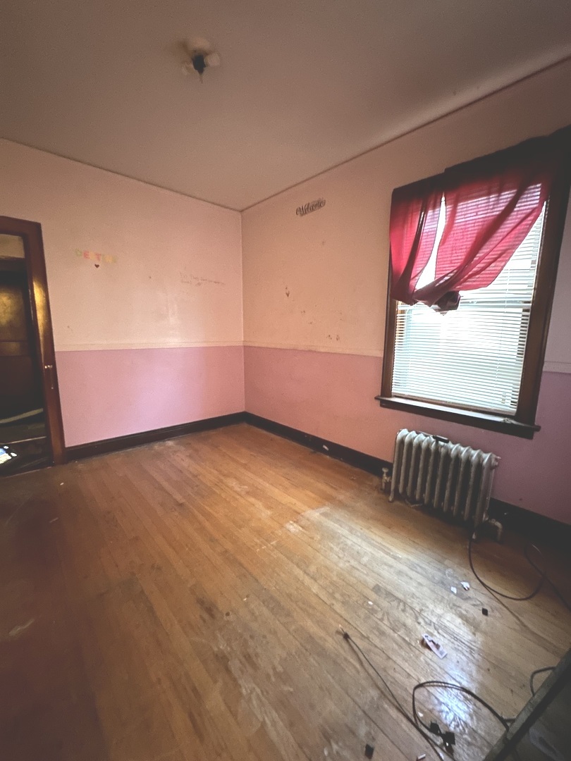 8442 S Essex Avenue Property Photo 6