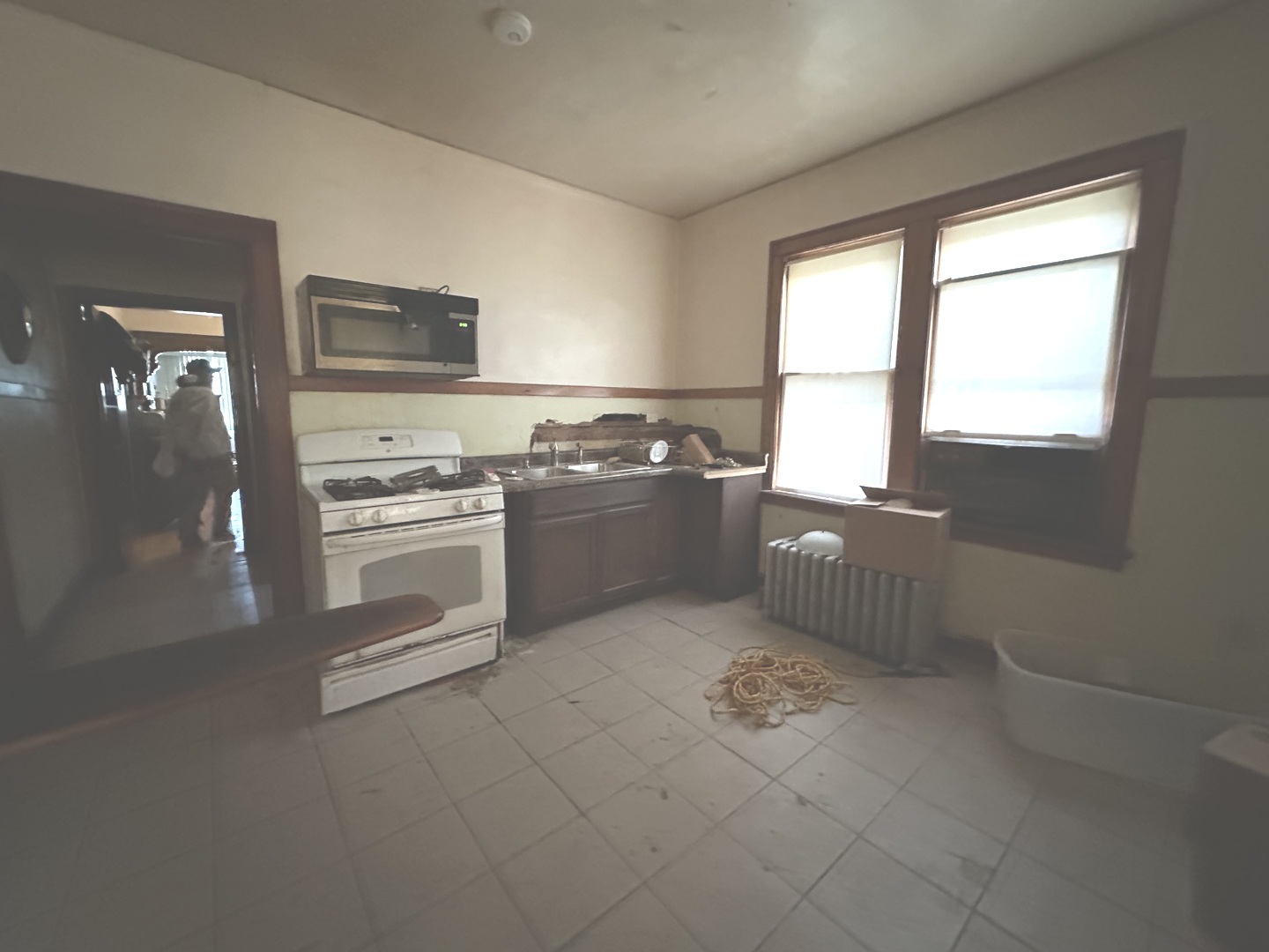 8442 S Essex Avenue Property Photo 7