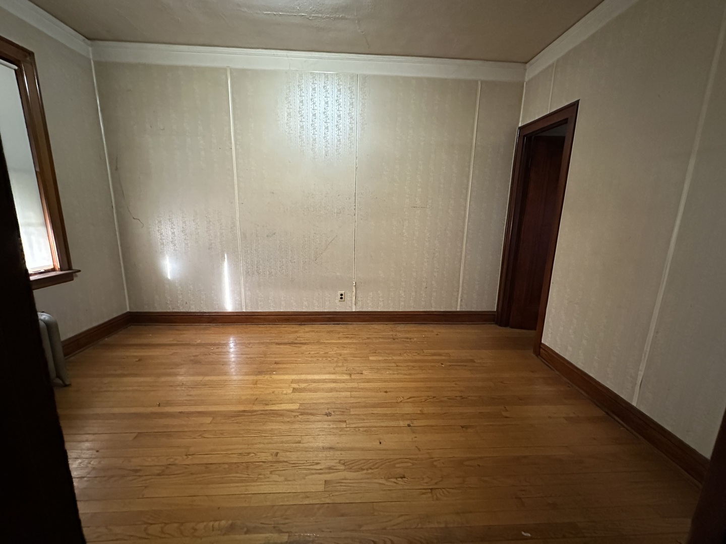 8442 S Essex Avenue Property Photo 9