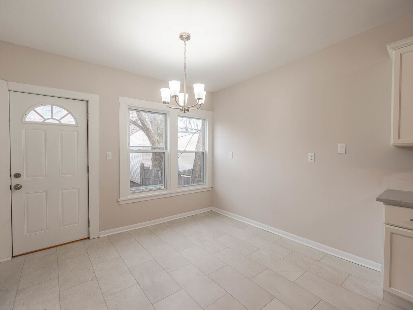 4253 W Augusta Boulevard Property Photo 2