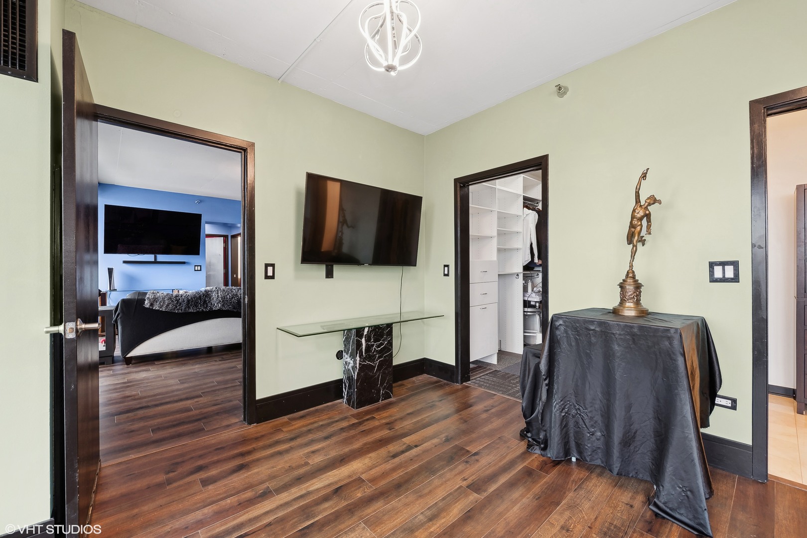 611 S Wells Street 2609 Property Photo 8