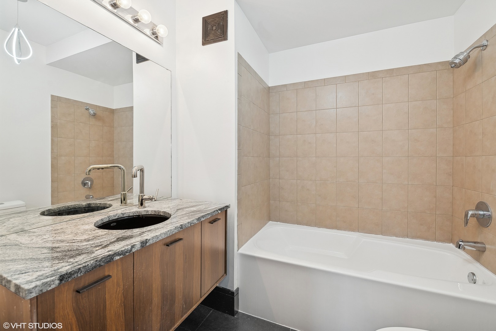 611 S Wells Street 2609 Property Photo 11