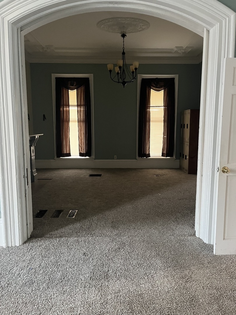 123 S Lake St Property Photo 10