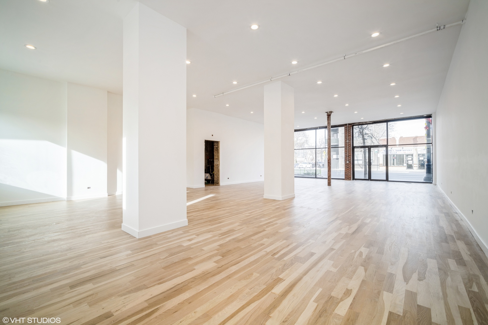 3025 W Irving Park Rd Property Photo 10