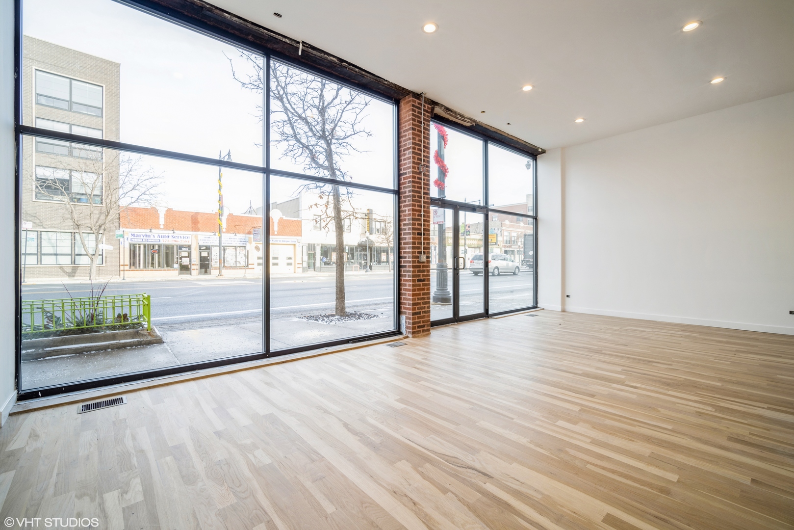 3025 W Irving Park Rd Property Photo 13