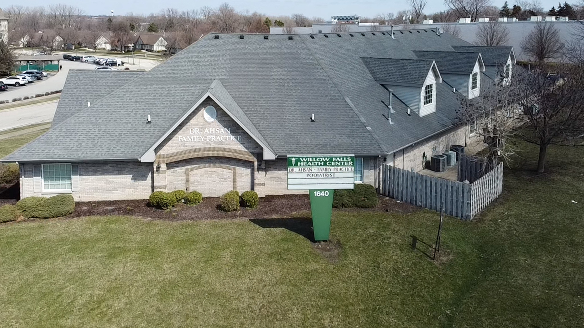 1640 Willow Circle Dr Property Photo 1