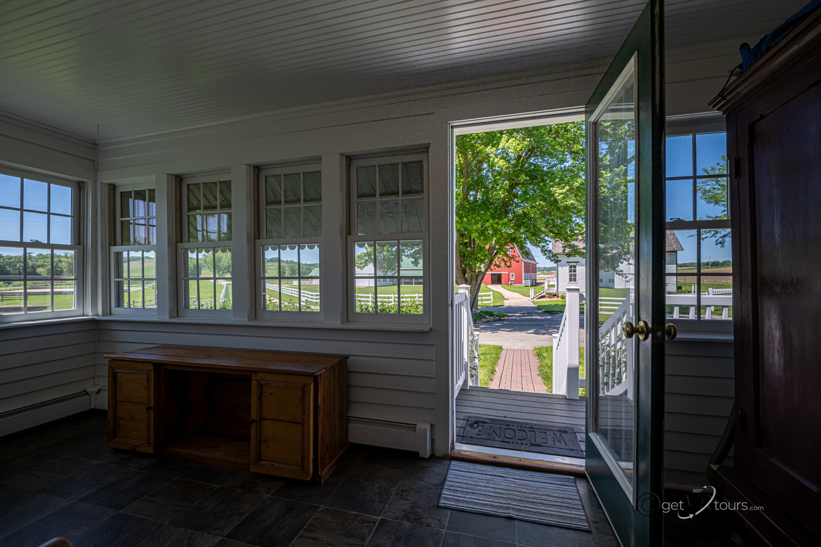 8585 S Derinda Road Property Photo 4