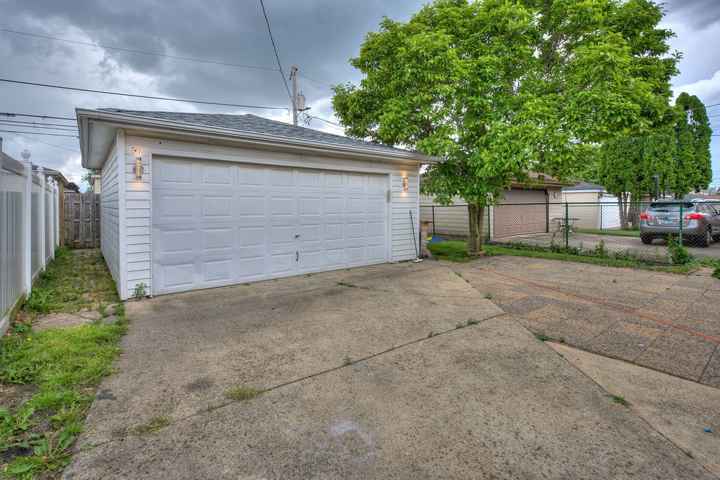 330 Hoxie Avenue Property Photo 16