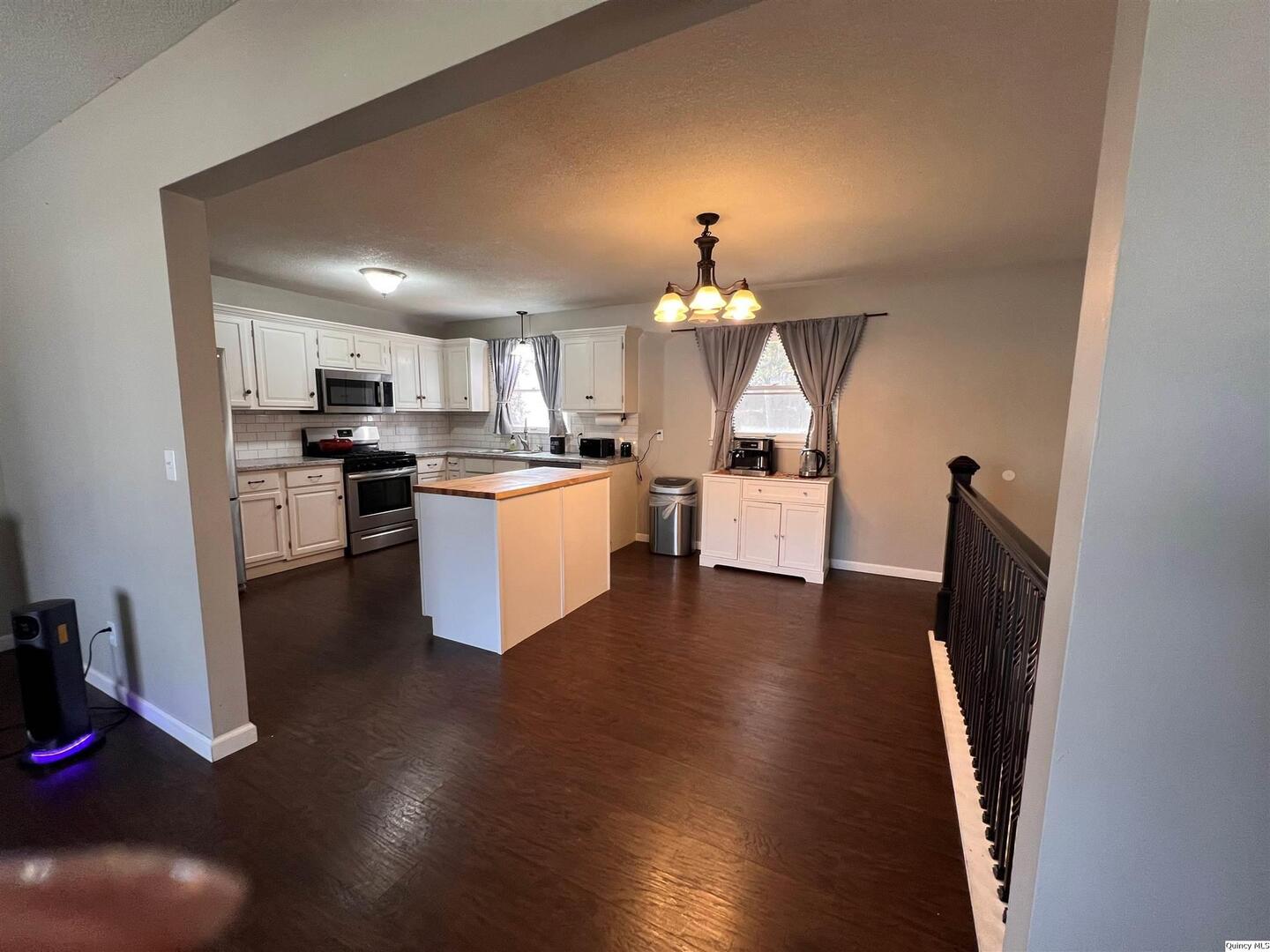 2433 Cedar Creek Ct Property Photo 8
