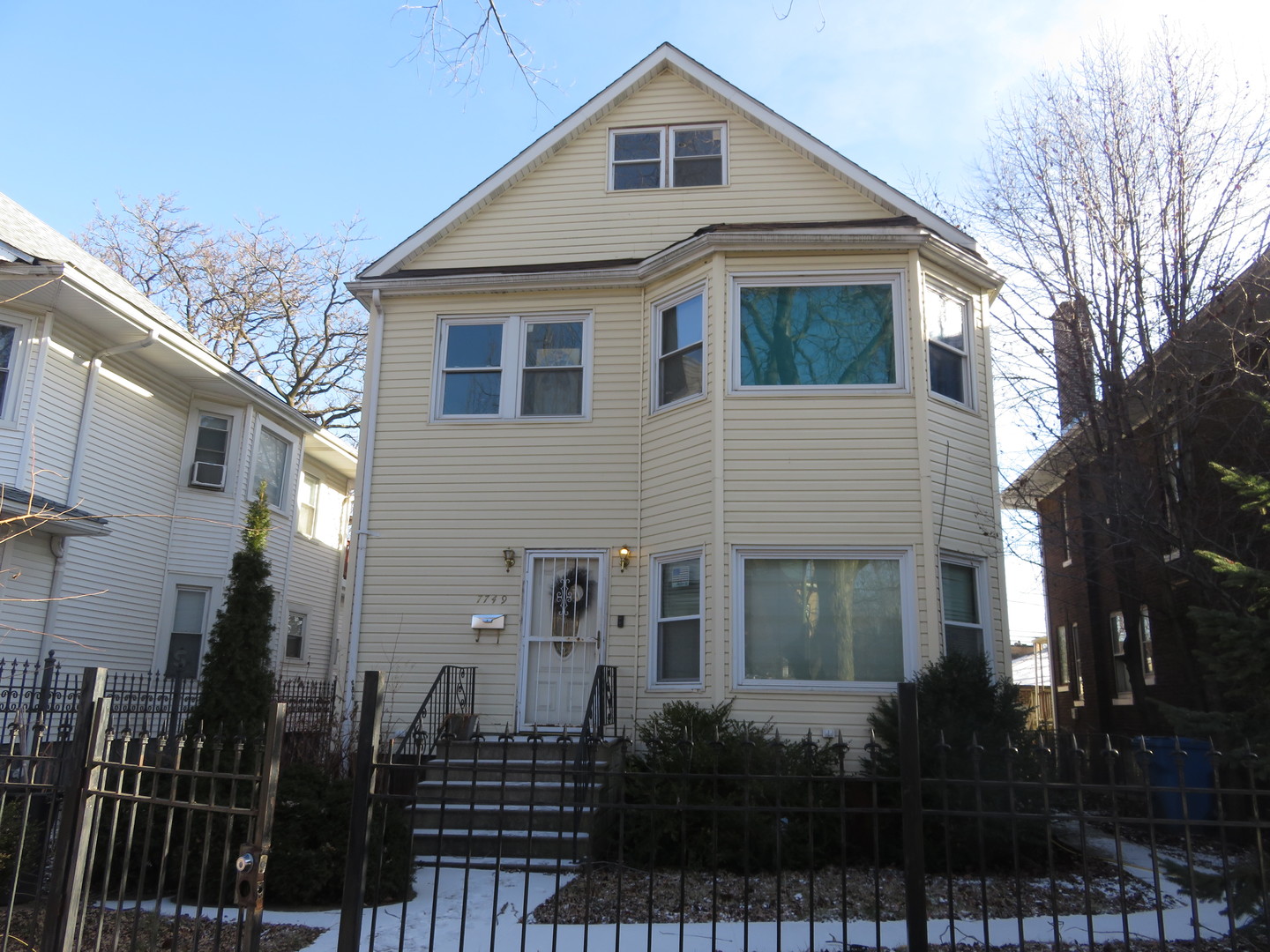 7749 S Green Street Property Photo 1
