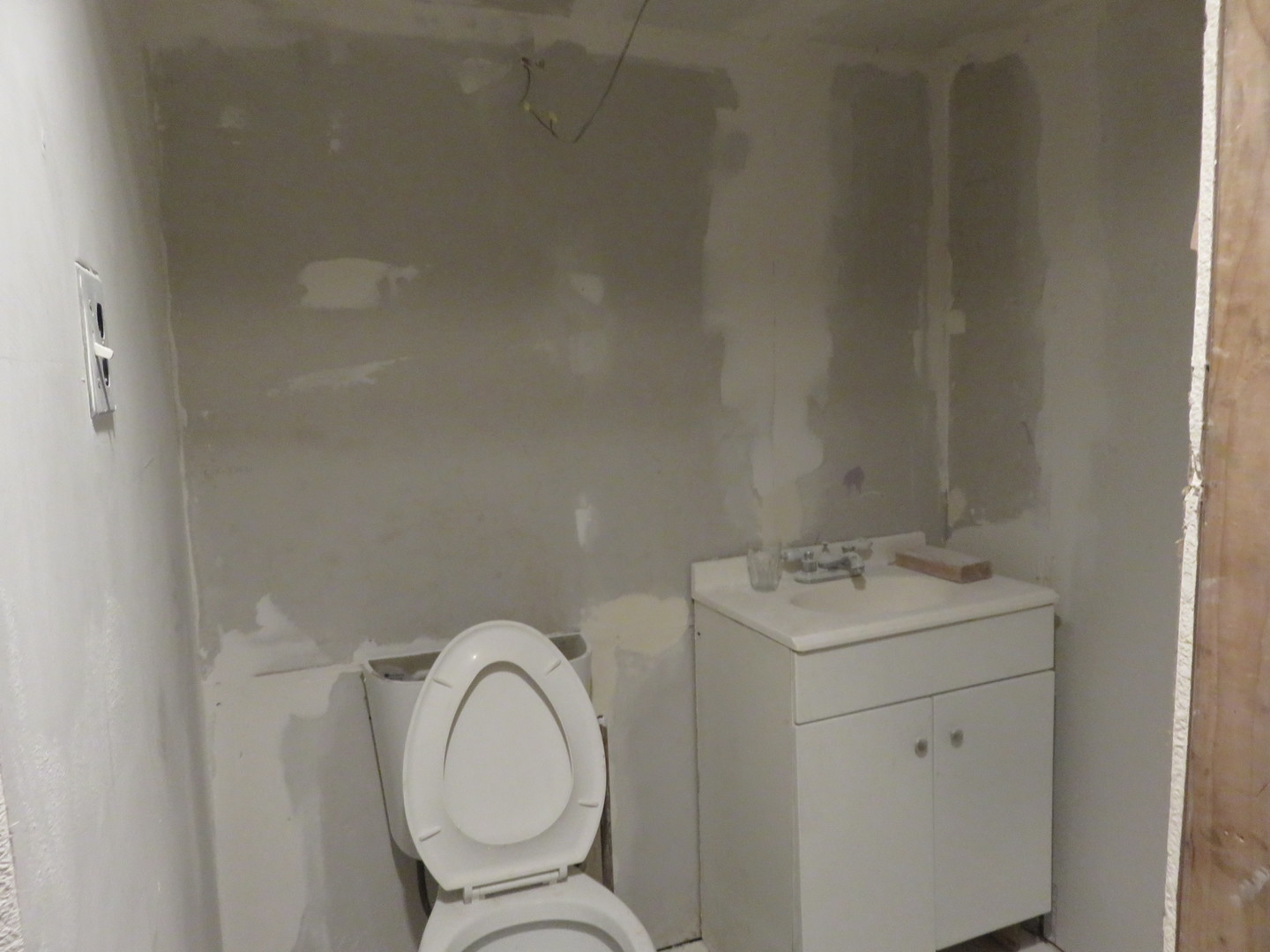 7749 S Green Street Property Photo 12