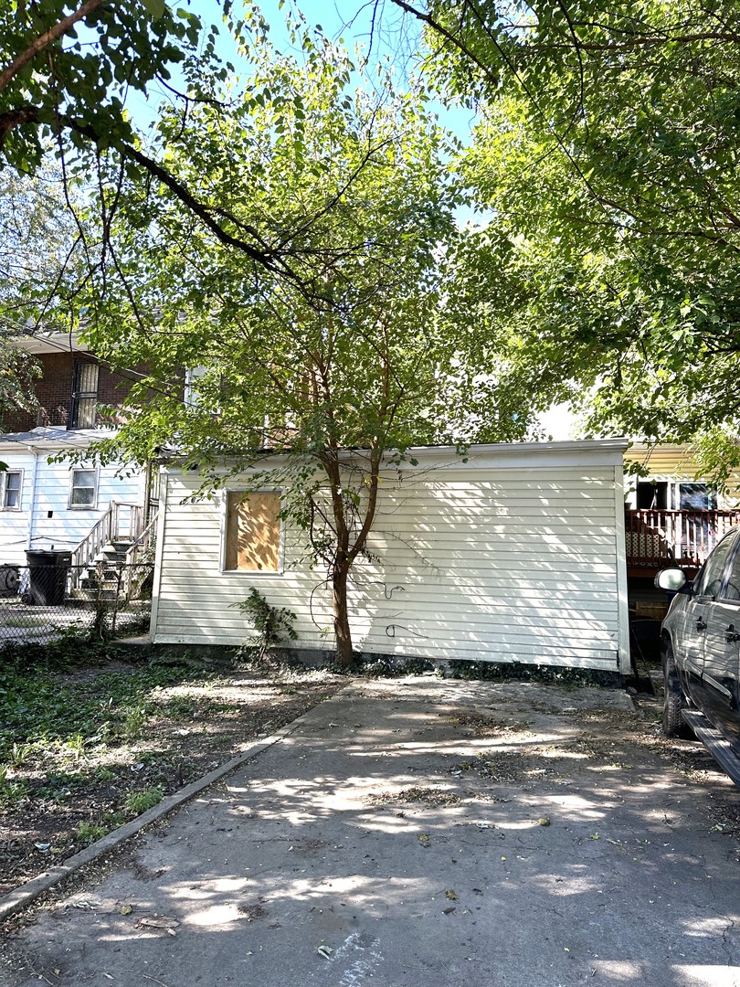 7749 S Green Street Property Photo 14
