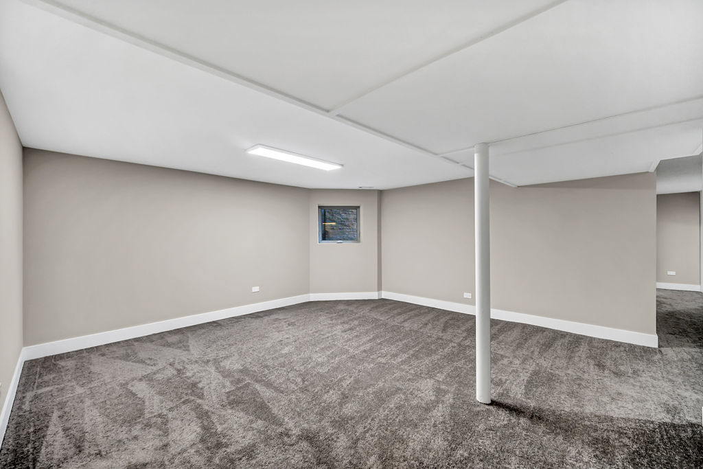 4714 N Talman Avenue Property Photo 7