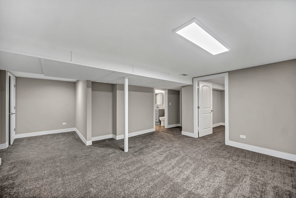 4714 N Talman Avenue Property Photo 17