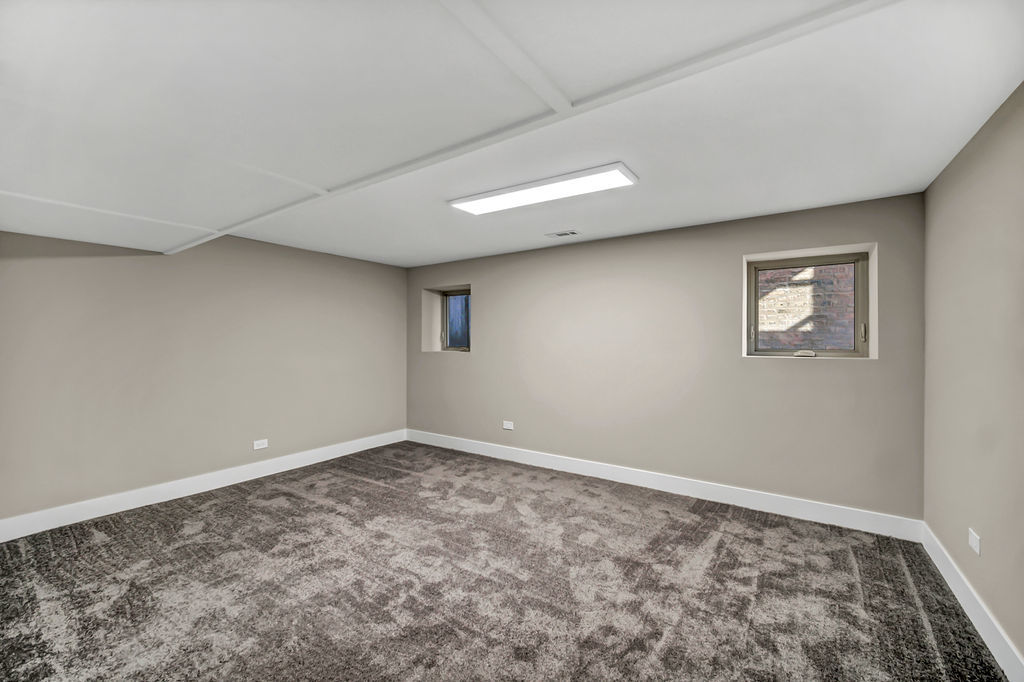 4714 N Talman Avenue Property Photo 18