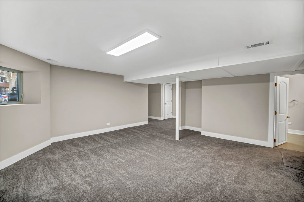 4714 N Talman Avenue Property Photo 19