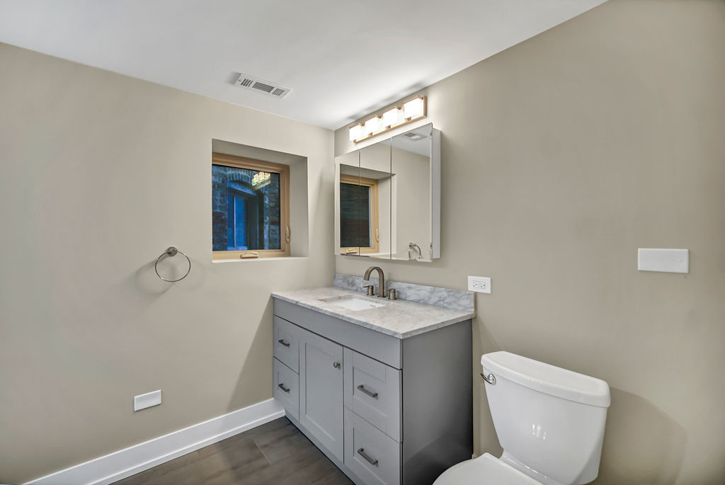 4714 N Talman Avenue Property Photo 22