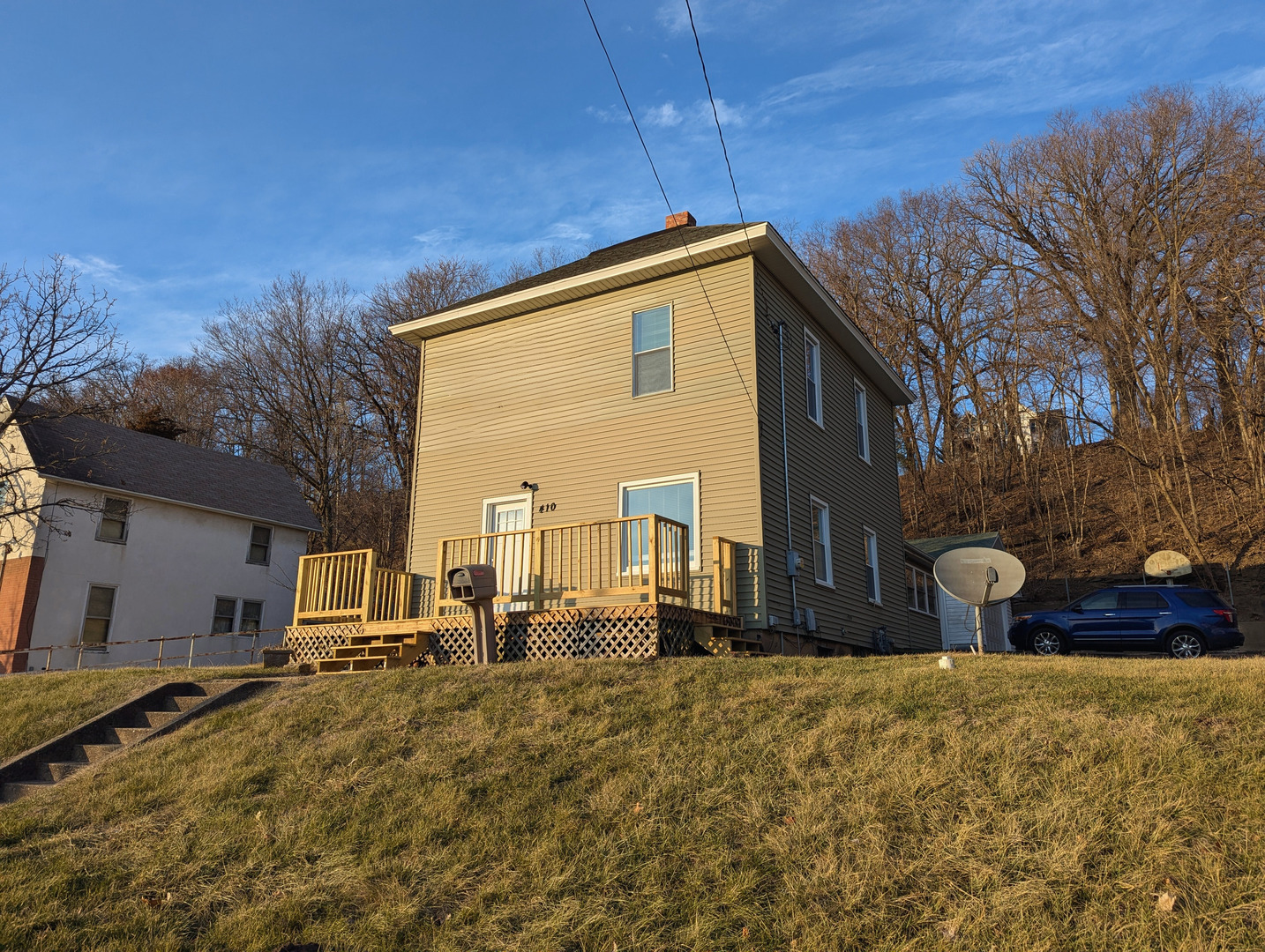 410 E Bluff Street Property Photo