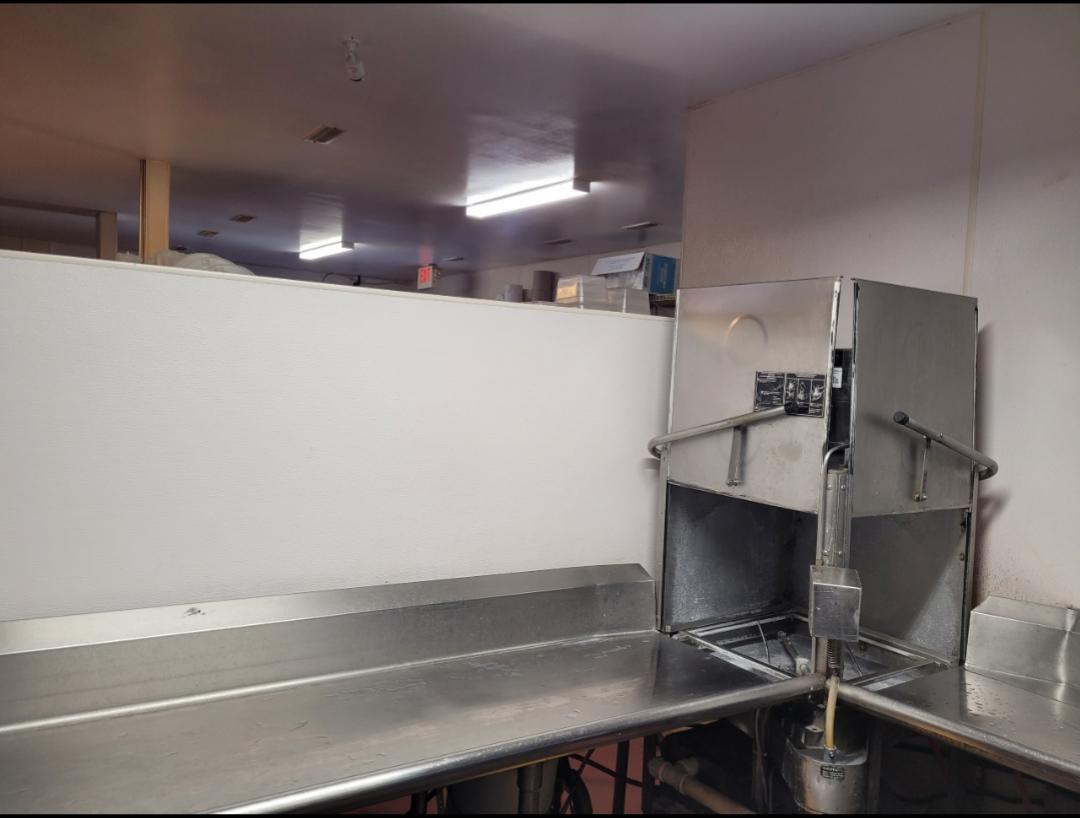 1703 Oak Street Property Photo 7