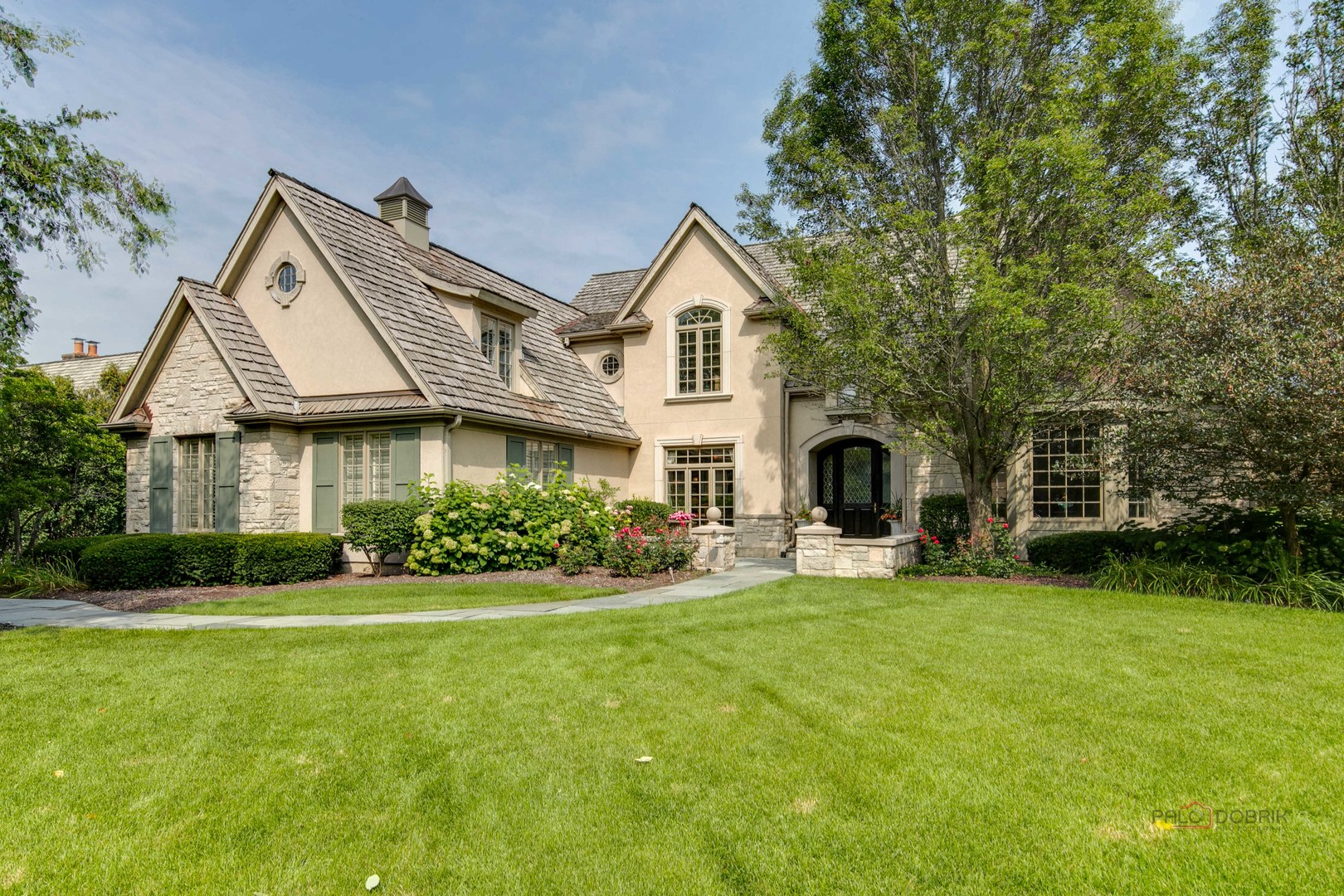 901 S Southmeadow Lane Property Photo
