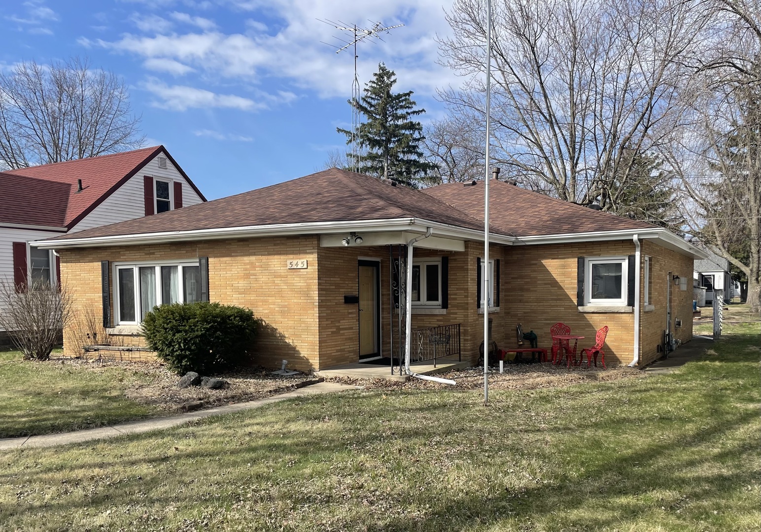 545 S May Avenue Property Photo
