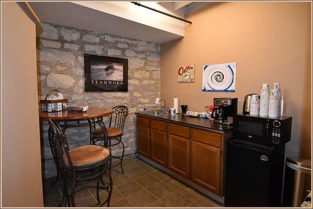 425 N River St Property Photo 5